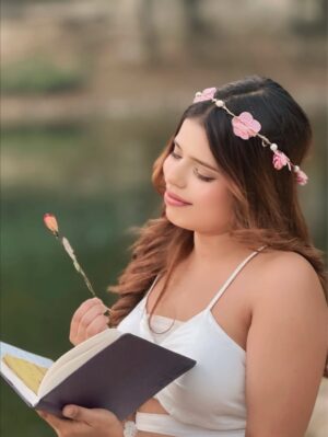 Kajal Jaiswal Instagram - Tu bs mera hua 🤍