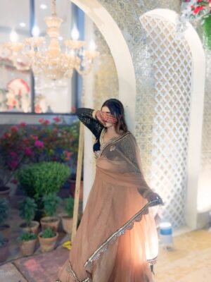 Kajal Jaiswal Instagram - Aisi uljhi nazar un se hatti nahi🤎🖤….
