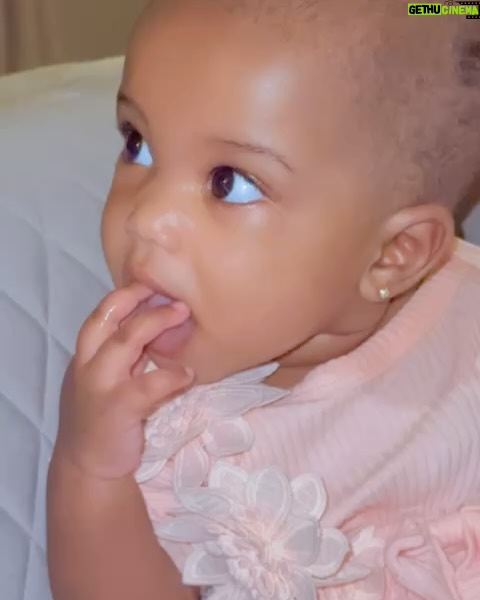 Kajala Masanja - 137.4K Likes - “Mwaka mmoja wa furaha ya kweli moyoni mwangu—leo tunasherehekea zawadi kubwa kutoka kwa Mungu, mjukuu wangu wa kwanza!
Ulipozaliwa, ulinifanya bibi mwenye moyo mpya, uliojaa upendo wa kipekee.
Kila tabasamu lako ni dawa, kila hatua yako ni ushindi. Nakupenda kuliko maneno, na nitahakikisha unakua ukijua kwamba una wazazi , lakini pia una bibi anayesimama nawe kwa sala na upendo.
Happy 1st birthday my precious grandbaby. May God light your path, protect your soul, and fill your life with joy and purpose. Umeleta maana mpya kwenye jina la ‘familia’. Bibi yako atakupenda milele.” @princess__amarah ❤️❤️❤️❤️❤️❤️🎂🍿
#AMARAISONE😘