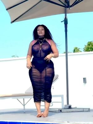 Kajala Masanja Instagram - Mungu akikupea mtu kama mimi nitumie vizuri hatukuwangi wengi…😂😜
Second slide my friend @pascaltokodi 😘