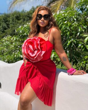 Kajala Masanja Instagram - “Show love and mind your business. It’s a lifestyle.
#alistqueens
@lemersennebeachresort 👌🏽