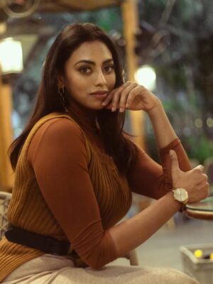 Kamakshi Bhaskarla Instagram - Soft light, quiet moments, and conversations that begin with coffee.
There’s something timeless about slowing down - letting warmth, elegance, and stillness speak without trying.

Some moods don’t need noise.
They just need presence.

coffee shop aesthetic, elegant portrait, natural tones photography, brown color palette, calm lifestyle moments, cinematic stillness, Telugu cinema actress, contemporary elegance

#skb #CoffeeMood #ElegantMoments #CinematicPortrait #ActorLife
