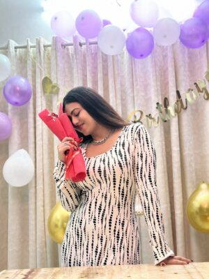 Kamal Khangura Instagram - Mera Pal Pal banaya Kamaal ♥️ 
So grateful for all the sweet Dms,Posts and calls. Thank you for making my birthday feel extra special 🥰🙏🏻