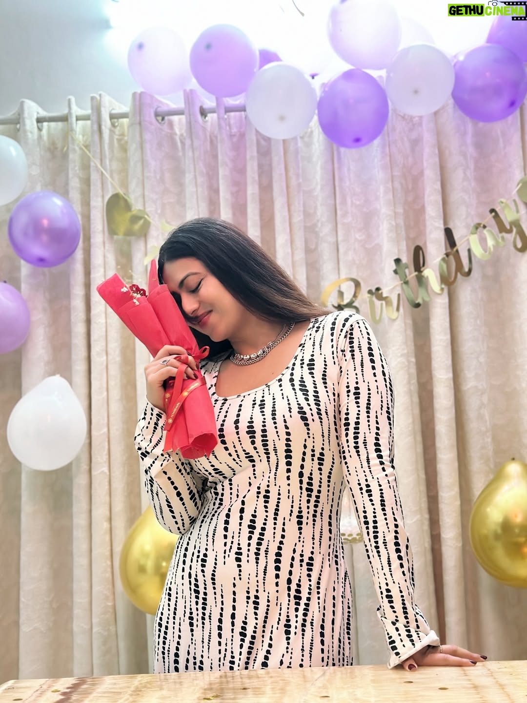 Kamal Khangura - 16.3K Likes - Mera Pal Pal banaya Kamaal ♥️ 
So grateful for all the sweet Dms,Posts and calls. Thank you for making my birthday feel extra special 🥰🙏🏻