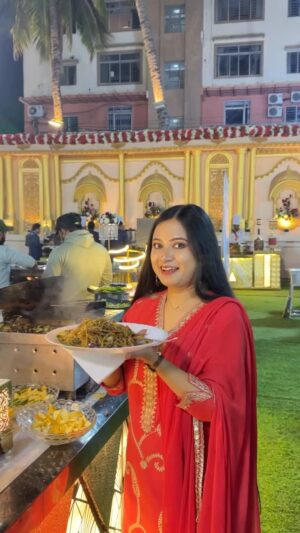 Kamalika Dey Instagram - Biyebarir Chinese khete valo lage?
Sunrise nie eseche Biyebarir Bhuri Bhoj Contest. Amader janao Biyebarir kotha sunlei kon 5ta khawarer kotha tomader mone ashe? Comment e janao amake r Sunrise ke tag kore and jar comment e asbe highest like se peye jabe Sunrise er pokkho theke phataphati prizes.
Tai r deri koro na...Ekhon I comment kore phelo!
#SunriseBiyebariBhuriBhoj #BiyebariUnlimited #SunrisePure #FoodBlogger #AD