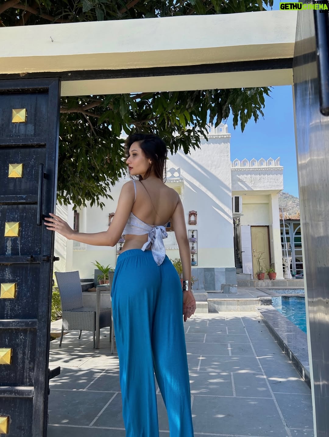 Kamya Vasa - 13.2K Likes - 🌬️खुली ज़ुल्फ़ बता दे....

.
.
.
.
.
.
.
.
.
#explore #fyp #udaipur #staycation #blessed