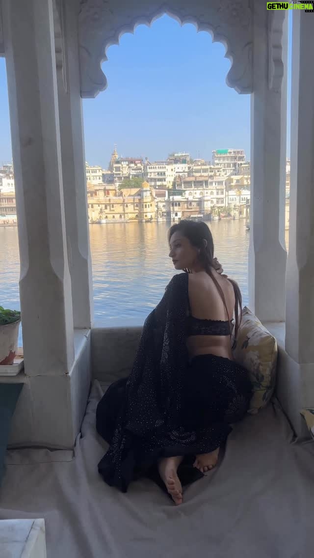 Kamya Vasa - 13.5K Likes - सजना के सजदे में इतना रहने लगे🤍
दीवाना दीवाना दुनिया कहने लगे....

.
.
.
.
.
.
.
.
.
.
.
.
.
#explore #fyp #udaipur #instagram staycation