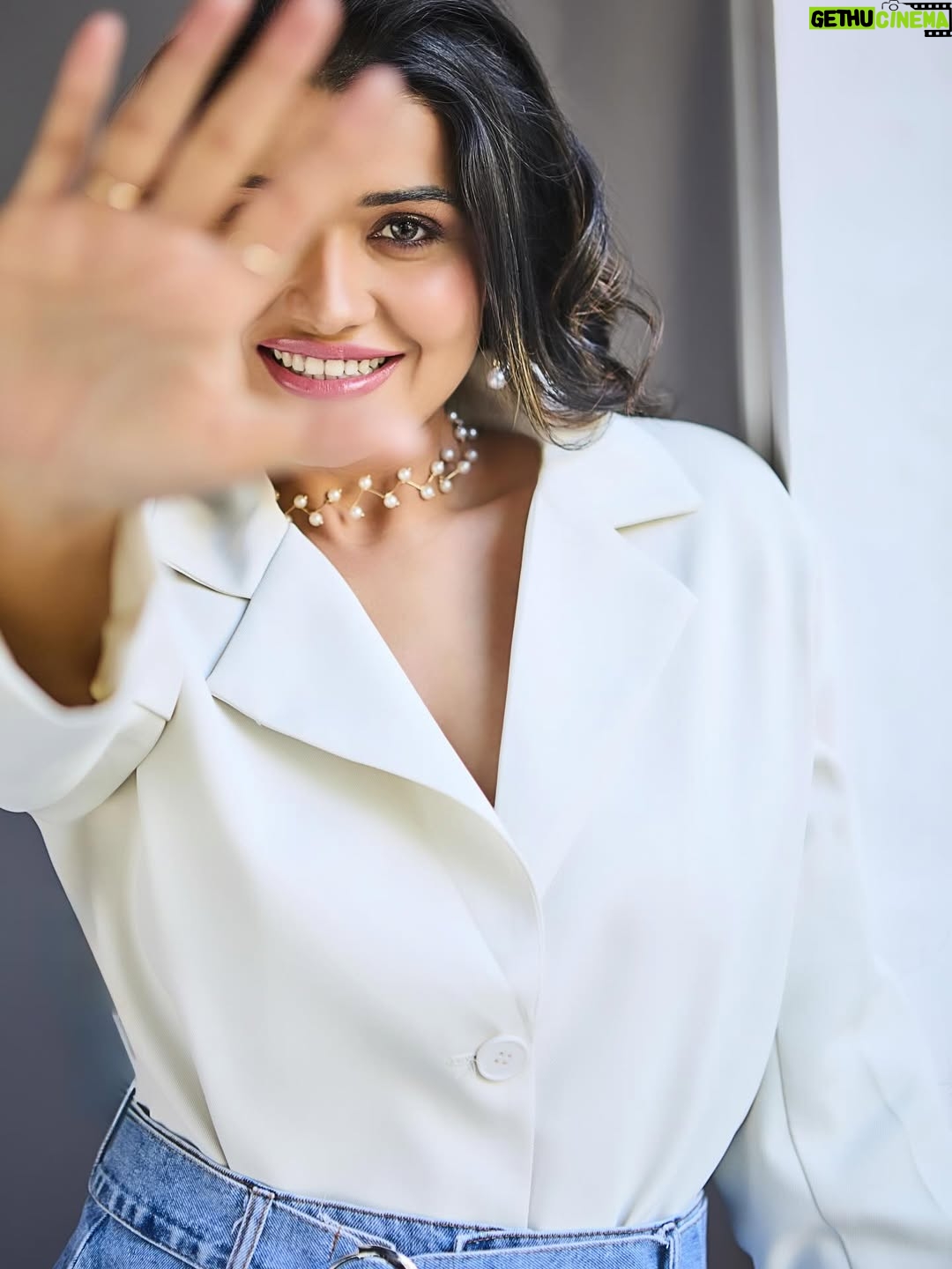 Kanak Pandey - 3 Likes - 🫶✨💫

📸- @kunallakhani 
💄- @i_me_makeuphair_by_pooja_wasan