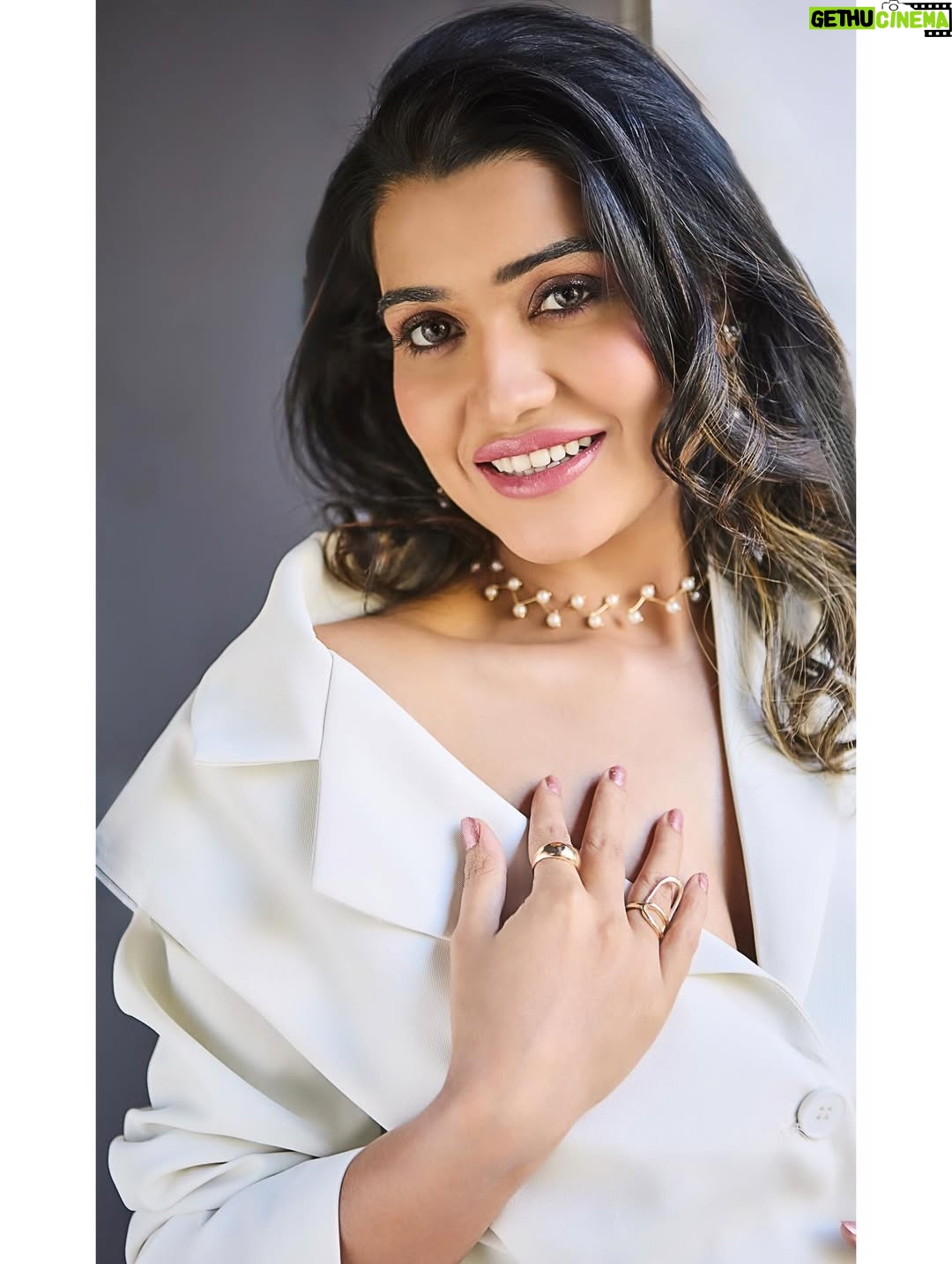 Kanak Pandey - 3 Likes - 🫶✨💫

📸- @kunallakhani 
💄- @i_me_makeuphair_by_pooja_wasan