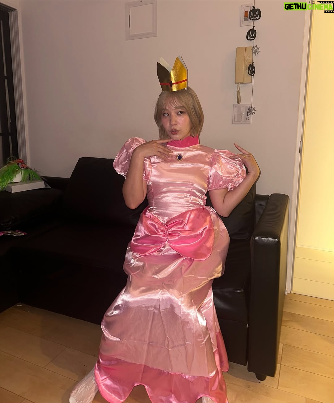 Kanako Takatsuki - 6.4K Likes - #halloween2025
🍑👑⛱️🍄🏰💞

③別国のプリンセス発見
④フランスのカクテル💚
⑤パーティの前に食べたメキシカン🌮おいしかったな