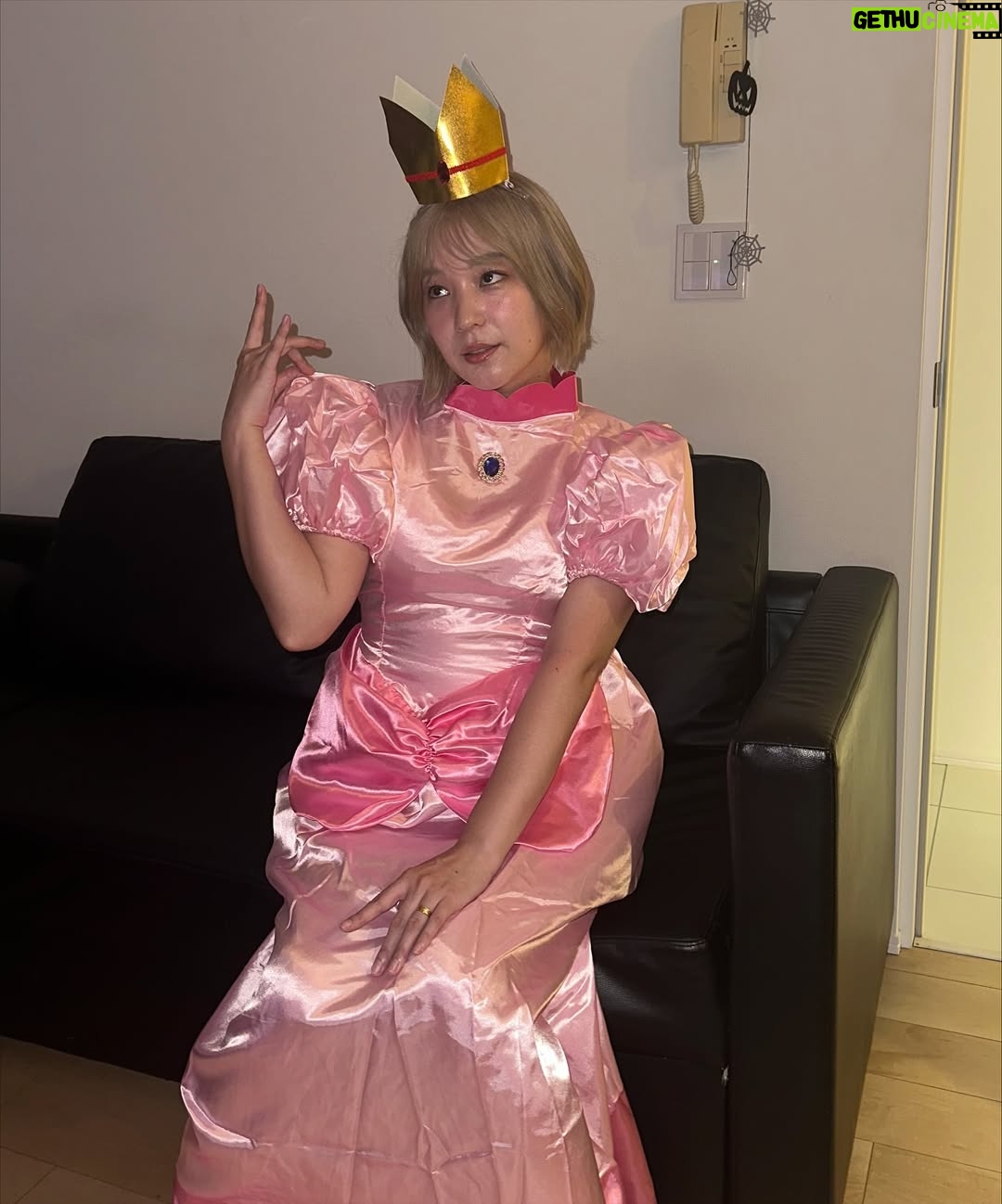 Kanako Takatsuki - 6.4K Likes - #halloween2025
🍑👑⛱️🍄🏰💞

③別国のプリンセス発見
④フランスのカクテル💚
⑤パーティの前に食べたメキシカン🌮おいしかったな