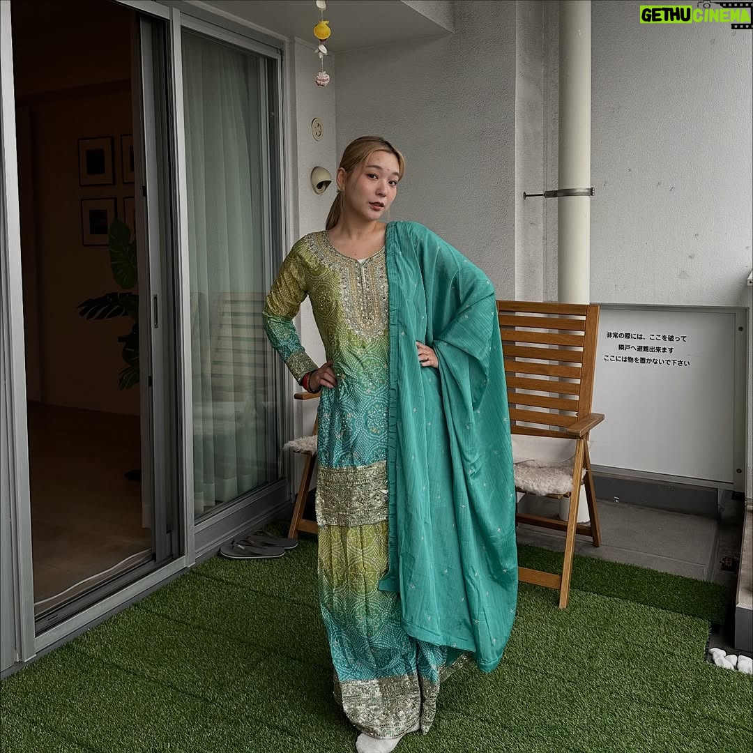Kanako Takatsuki - 8.7K Likes - Happy Diwali🎆🪷🕯️

今日はインドのディワリというお祭りの日🇮🇳
ヒンドゥ教の神様ラーマ王子が魔王を倒して家に帰ってきた日だから、みんなお家をキラキラぴかぴか✨に装飾して迎え入れる準備をするんだって☺️🙏
日本に住んでいるインド人の友達宅にお邪魔してお祝いしました！🏠

着てるのはインドで買ったインドの服👗
こんな感じの女性の普段着のことをインドでは「スーツ」っていいます👄💡

#diwali #happydiwali2025🕯️🕯️🕯️🕯️🕯️💡💡🕯️🕯️🕯️💰💡🪔🪔🪔🪔🪔🪔🪔🪔🪔🎇🎇🎆🎁🎁🎇🎆🧨🧨🧨🧨🧨🎆🎁🎁🎆🧨🧨🎆🎇🎇🎆🧨🧨🧨🎇🎇🎑🪔🪅🪅🪔🧧🧧🧧🧧🪔🪅🪅🪔🧧🧧🧧🧧🪔🪔🪔🪅🎇🎁🎇🎁🎀🎀🎀🎇🎆🧨🧨🧨🧨🎇🎁🎀🎀🎀🎀🎁🎇🎆🎆🧨🧨🧨🧨🧨🧨🧨🎆🎇🎁🎁🎁🎁🎁🎁🎁🎁🧧🪔🪔🪔🧧🧧🪔🪔🪔🪔🪔🪔🪔🪔
