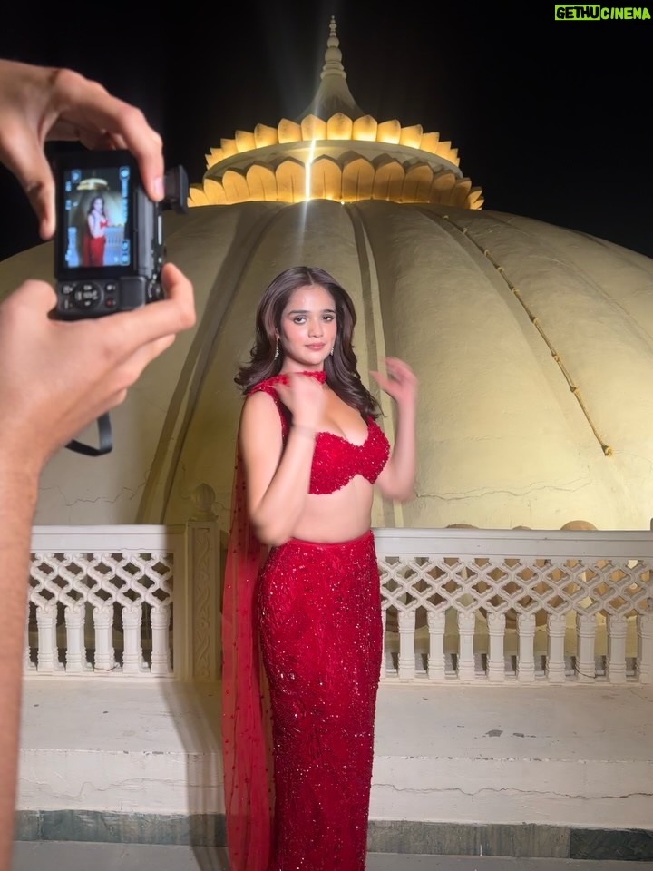 Kanchi Bhansali - 6.1K Likes - sangeet night ✨❤️
wearing @karishmaashita 
mua @makeupbydeep__ 
hair by @khushi_hairstylist0