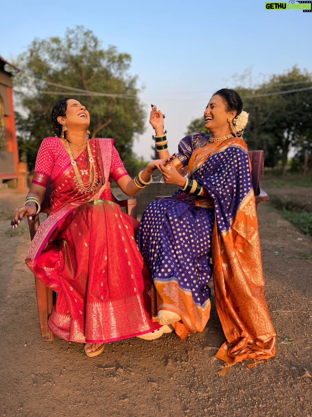 Kanchi Shinde - 2.7K Likes - Trust me when I say ki मी तिला off screen अजिबात त्रास देत नाही!!!🙊👀👻
.
हो ना गं इंदू?? @iamkanchishinde 👀❤️
.
.
पाहायला विसरू naka💥
पहा ‘इंद्रायणी’, दररोज, संध्या. 7 वाजता, फक्त कलर्स मराठीवर आणि कधीही 
@JioHotstar वर

#Indrayani #IndrayaniOnColorsMarathi #ColorsMarathi #NaviUbhariUnchBharari #gopalkala #kshamadeshpande #marathiserial #chinmaypatwardhan #gopal #Shreekala #actress #kanchishinde #GopalKala
