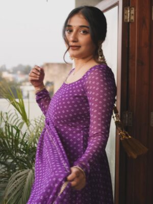 Kangan Khandelwal Instagram - Happy Makarsakranti 🪁 💜

#desi #fit #explore #festival #desivibes