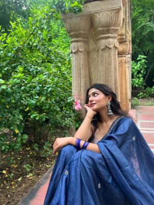 Kanishka Tewari Instagram - Recreated my viral picture in the last slide >>>