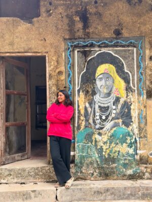 Kanishka Tewari Instagram - Last slide truly describes me >>
Stepping into the New Year with a heart full of gratitude āØ
I truly couldnāt have asked for a more beautiful beginning to 2026. Starting this year wrapped in positive energy, calm faith, and uplifting vibes feels nothing short of surreal šø
I feel deeply privileged to be born in a generation where I can walk hand in hand with modern life while staying rooted in my faithāso close to my religious values and even closer to God. This balance fills my soul with peace and purpose.
Every breath feels like a blessing, every moment a reminder of grace. Truly grateful, truly protected, truly blessed š§æš±