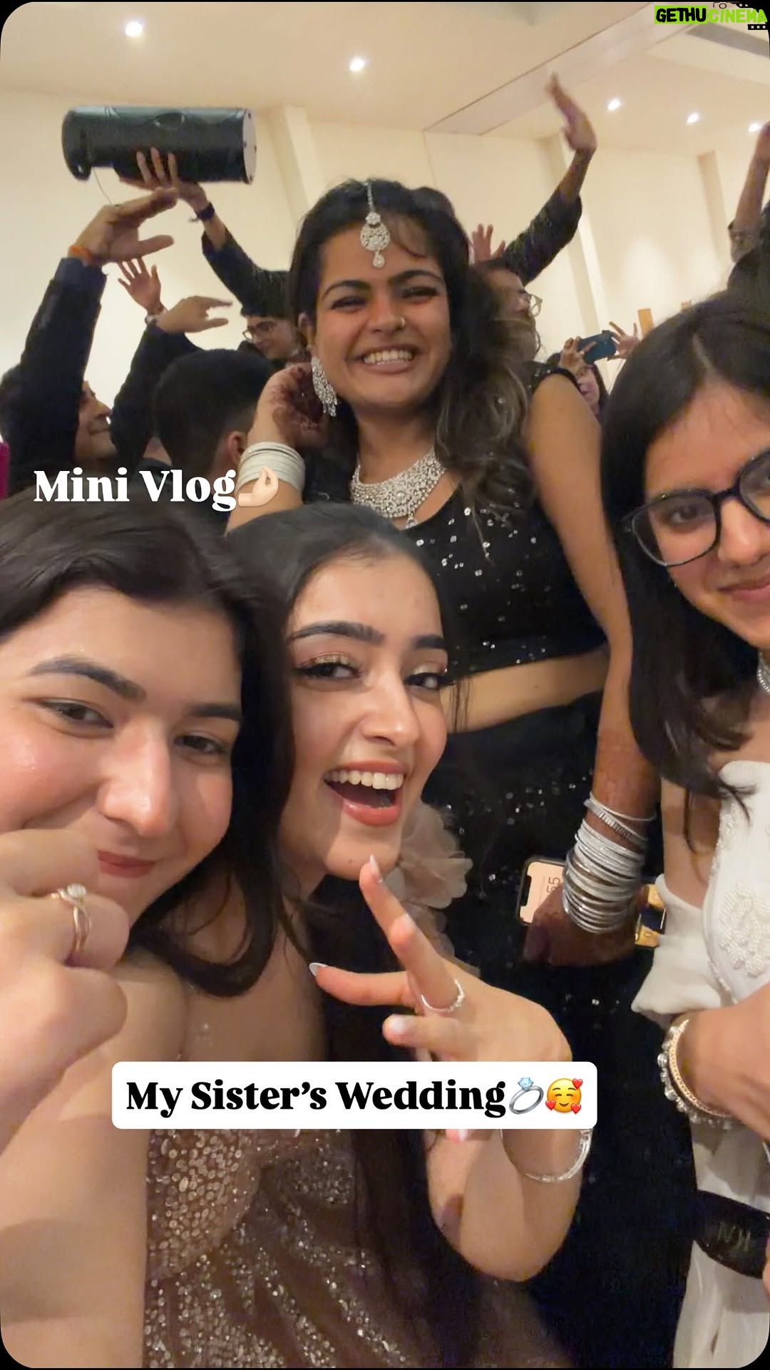 Kareena Tekwani - 21K Likes - Mini Vlog 🥰 Sister’s Wedding💍
Day 1💞

Stay tuned for Part-2 cutiessss, lemme know if you enjoyed 🥹🙈
.
.
.
.
[ Indian Wedding Vlog, Sister Bride Moments, Wedding Mini Vlog, Desi Wedding, Behen Ki Shaadi, Big Fat Indian Wedding, Shaadi Vibes, Wedding Outfit Inspo, Indian Wedding Season 2026 ]