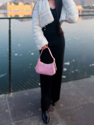 Kareena Tekwani Instagram - Makar Sankranti, but make it fashion🤍🪁
.
.
.
.
.
.
[ Pink City Aesthetic, Winter Fashion 2026, Jaipur street style, Winter Fit Inspo, City Photoshoot, Cozy Fit, Pinterest Fur Jacket, Winter Street Style India, Slow City Vibe, Jal Mahal Jaipur ]