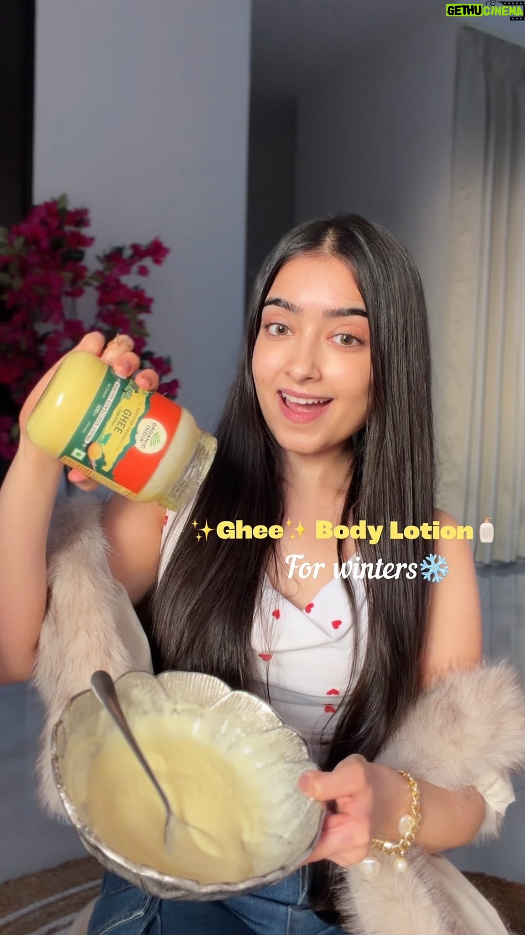 Kareena Tekwani - 3.6K Likes - Ghee Body Lotion for Winters🥰❄️

✨Bright, Glowing & Buttery Smooth Skin✨

Ingredients used : (15 day batch)
3 Serving Spoons Ghee (can use lesser too if you don’t like it to be very greasy)
1 Serving Spoon Rose Water
1/2 Serving Spoon Aloe Vera Gel
1/2 Serving Spoon Almond Oil (optional)
2 Vitamin E Capsules 

You can adjust quantities based on the size you’re making- i’d suggest going for 7 day batch (use half of everything) if you just wanna give it a try or are unsure if it’ll get spoiled in a few days.

Please Note - It’s not recommended to be used by Oily/Acne Prone Skin Types since ghee & almond oil can trigger acne/breakouts for these skin types! 

Lemme know if this was useful 💞
.
.
.
.
.
[ DIY Ghee Body Lotion, Desi Skincare, Natural Winter Skincare, Ghee Moisturiser at home, Face & Body Care, Homemade Body Lotion, Dry Skin Remedy, Bridal Winter Skincare, Pre Wedding Skin Prep, Bridesmaid DIY Prep ]