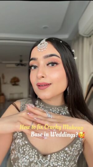 Kareena Tekwani Instagram - If your base is cracking, it’s asking for help 😌
No flakes. No cake. Just Silk Touch melting into your skin and serving glass-skin perfection.🤍

Flicka Cosmetics, Silk Touch Moisturizer, Makeup Product Recommendation, Flawless Base Recommendation, Skin Preparation

#silktouch #flickacosmetics #makeupprep #glassskinbase #hydratedskin #flawlessbase

[ Cracky Makeup Base, Cakey Makeup Base, Flawless Base Tips, Base Makeup Mistakes, Makeup Prep Routine, Makeup Layering, Makeup Base Cracking, How to Fix Cakey Makeuo ]