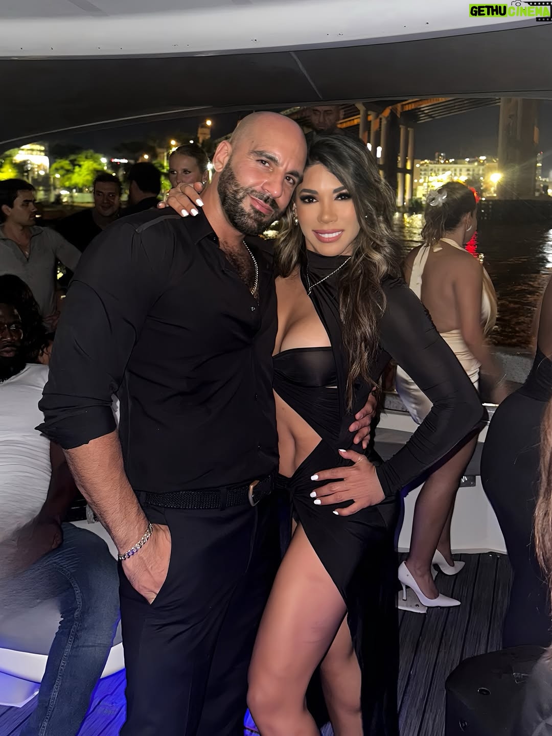 Karen Dejo - 30K Likes - Me encanta cuando disfrutamos el uno del otro❤️siento que el mundo se detiene y todo es perfecto. (solo falta Mía y Dayyan )
✨Caring for our love is a commitment✨
Love you