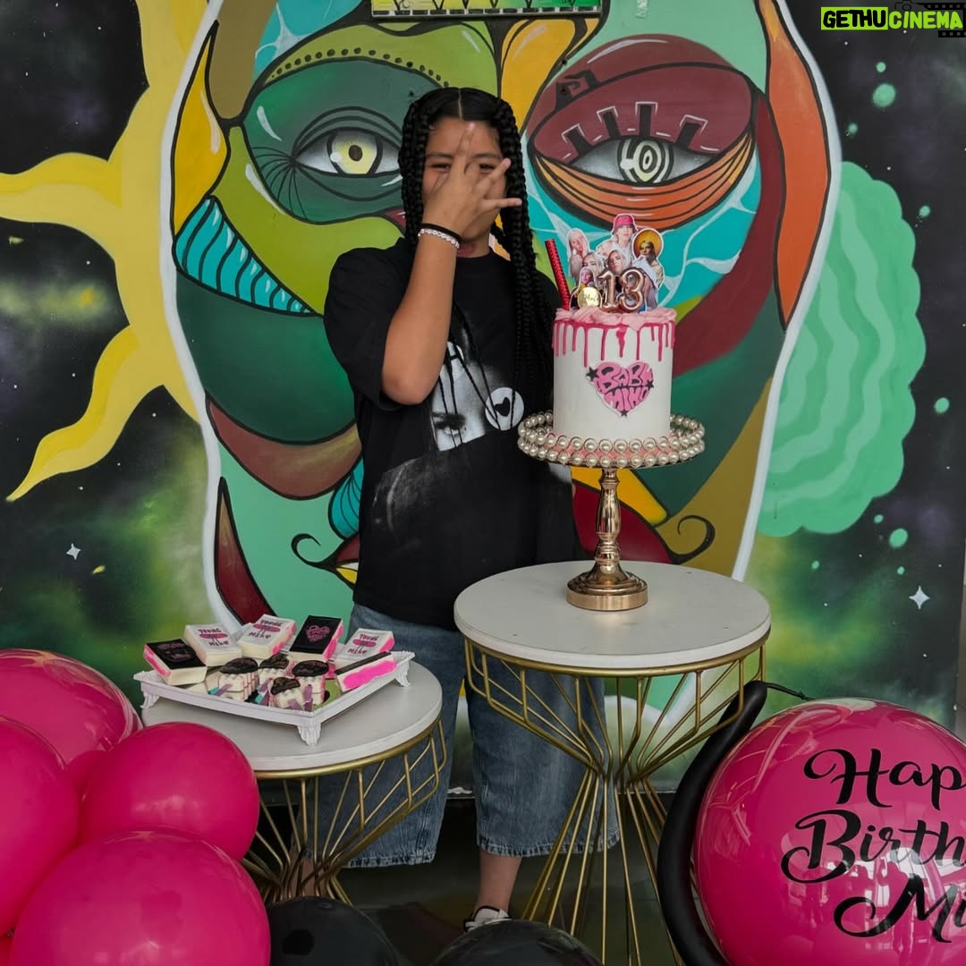 Karen Dejo - 27.3K Likes - Hace 13 años le pedi a Diosito con mucha fé que me diera la bendición de ser madre y nació mi niña hermosa, la dueña de mi vida, de mi corazón, hago todo para verte crecer feliz .
Siempre la abu y yo estaremos a tu lado para encaminarte, guiarte , cuídate  y llenarte de amor 
❤️🥰Feliz Cumplaños Mia y recuerda toda la vida que te amamos !!!🎂❤️