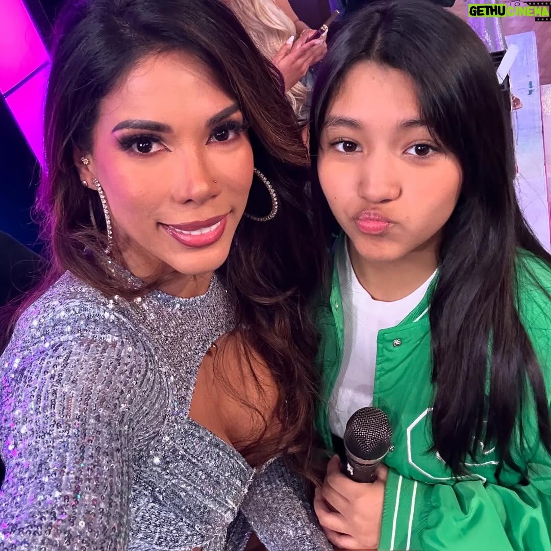 Karen Dejo - 27.3K Likes - Hace 13 años le pedi a Diosito con mucha fé que me diera la bendición de ser madre y nació mi niña hermosa, la dueña de mi vida, de mi corazón, hago todo para verte crecer feliz .
Siempre la abu y yo estaremos a tu lado para encaminarte, guiarte , cuídate  y llenarte de amor 
❤️🥰Feliz Cumplaños Mia y recuerda toda la vida que te amamos !!!🎂❤️