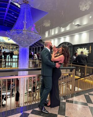 Karen Dejo Instagram - Pase unos días hermosos en Montreal , te amo mucho , estoy muy feliz de todo lo que estamos construyendo juntos . Siempre vamos a cuidarnos ❤️
Dios sabe por qué unió nuestros caminos 🙏🏽
@shahidkhan.escapades