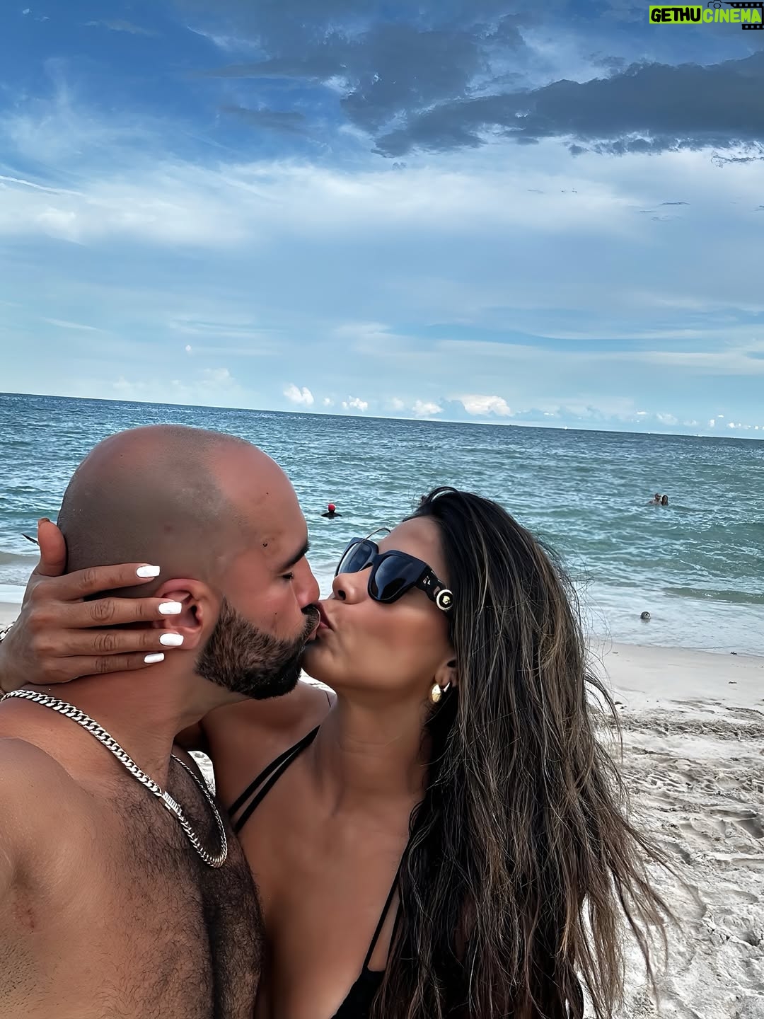 Karen Dejo - 30K Likes - Me encanta cuando disfrutamos el uno del otro❤️siento que el mundo se detiene y todo es perfecto. (solo falta Mía y Dayyan )
✨Caring for our love is a commitment✨
Love you