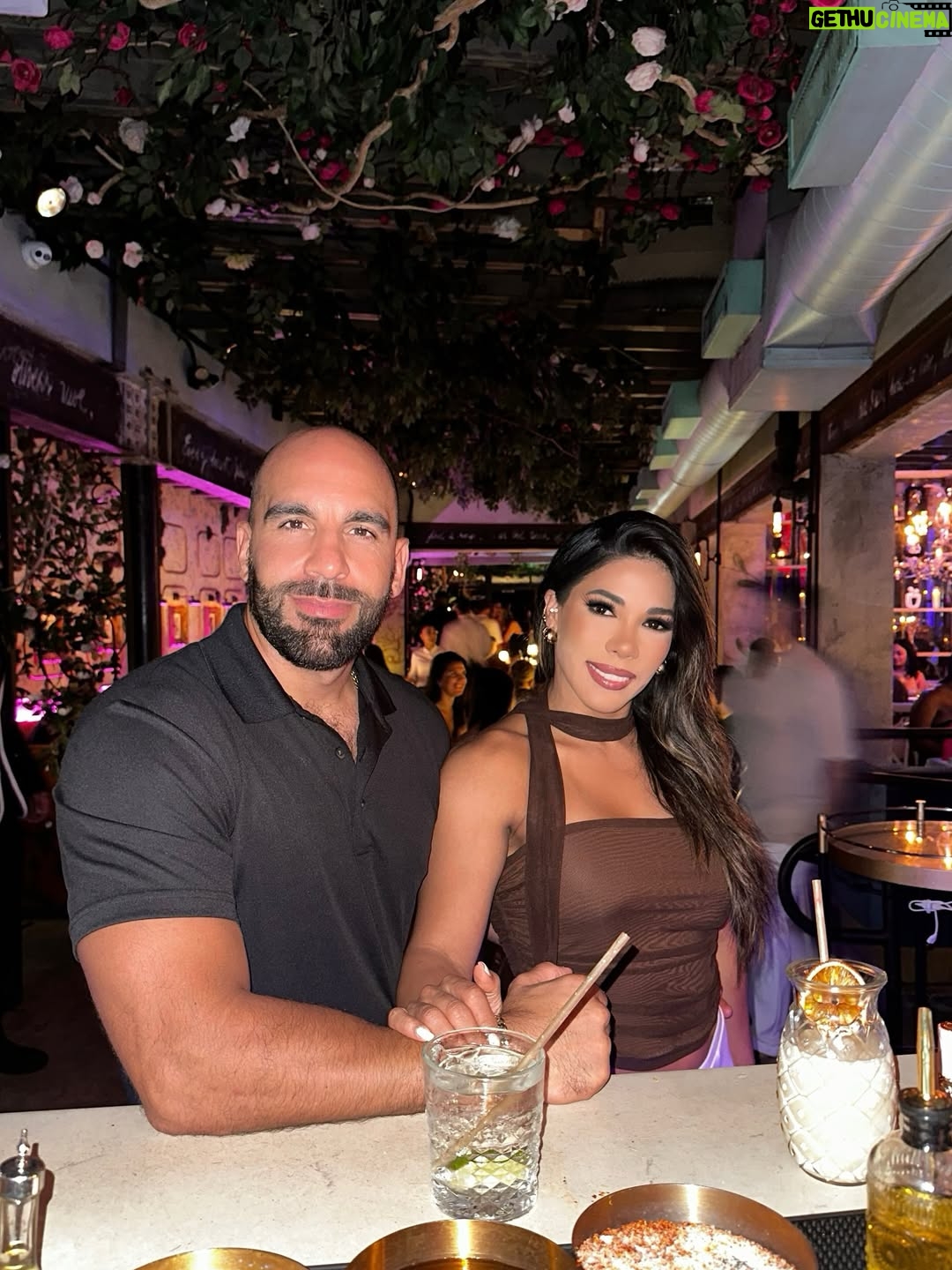 Karen Dejo - 30K Likes - Me encanta cuando disfrutamos el uno del otro❤️siento que el mundo se detiene y todo es perfecto. (solo falta Mía y Dayyan )
✨Caring for our love is a commitment✨
Love you