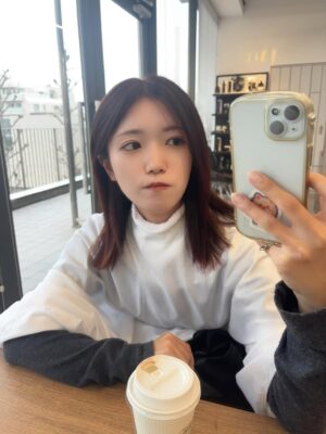 Karen Miyama Instagram - 髪染めたんご
いつも絶妙なラインをだしてくれるまいこさん @maiko618 

過去一お気に入りの色になりました☺️