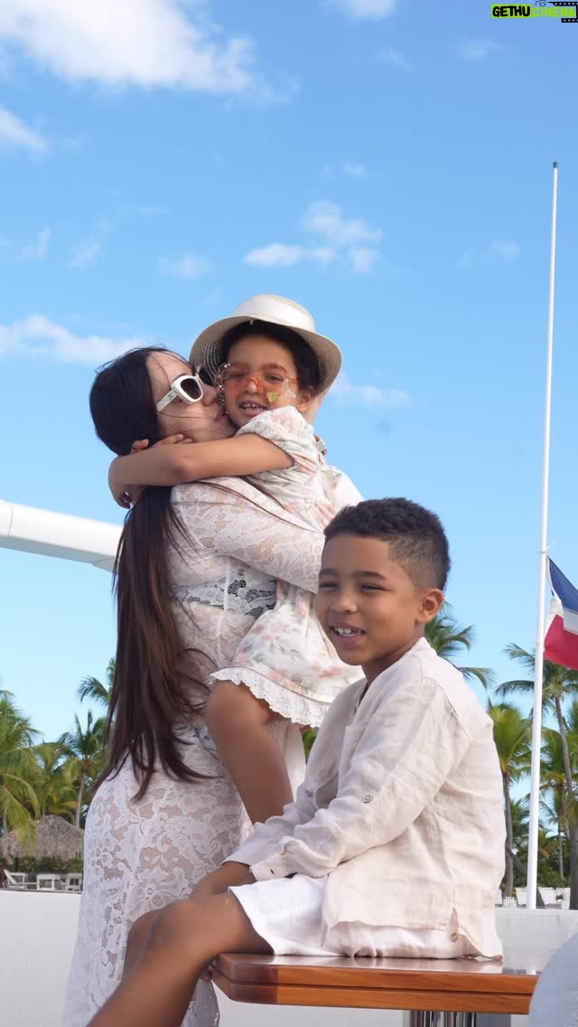 Karen Yapoort - 140.7K Likes - 🤍🤍🤤🤤🥹🥹🥂🥂🍾🍾✈️✈️ 🛥️🛥️🙈🥰🤍🤍