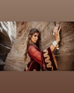Karima Gouit Instagram - وا لهاوا مانيغ لان إيهواوين ؟  ⵣ 

للفخامة عنوان @malika_mouzyene ✨🤎 

تصوير @othmanessahat ✨🤎