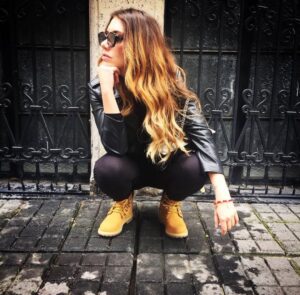 Karime Pindter Instagram - #tbt 2016, de cachorrita a perra con pedigree. Cada etapa de tu vida es hermosa y nunca volvera, abrazala🩵🩵🩵