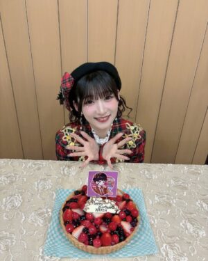 Karin Miyamoto Instagram - ♡
⁡
2025年ありがとうございました✨️
⁡
2026年もよろしくお願いします🫶
⁡
まずは1/12 Zepp DiverCityから！！
⁡
#年末
#良いお年を
#2025
#2026