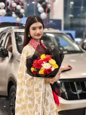 Karishmita Dass Instagram - Thank You @hatorkimotors for inviting me as ur special guest ❤️
#newpost😍 #assam #cars #northeast #fyp
