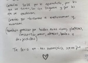 Karla Gaytán Instagram - bye bye 2025, estuviste bien loco 🫂✨🤲🏻