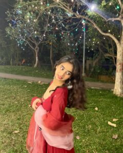 Actress Kasak Singh HD Photos and Wallpapers April 2024