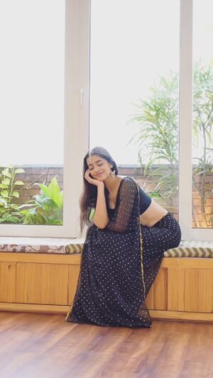 Kashika Sisodia Instagram - ❤️🎶