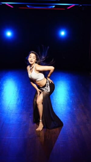 Kashika Sisodia Instagram - What a banger 🔥🐦🔥
#Dancewithnora #Thamma