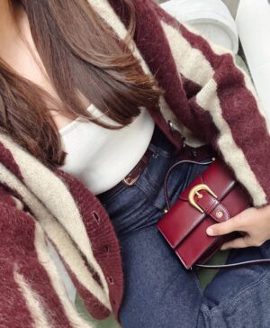Kashish Dadhwal Instagram - Today’s fit ♥️
Everything is linked on my broadcast channel!
🏷️
Cardigan- @hm
Jeans- @hm
Bag- @miraggiolife
Ballet flats- @zara
Belt- @mango