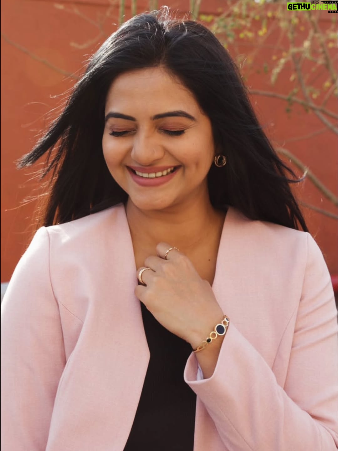 Kashmira Kulkarni - 3.3K Likes - Just Smile..... 💝

Click by - @dhirajkdop

#kashmirakulkarni #smile #candid #actress #positivevibes