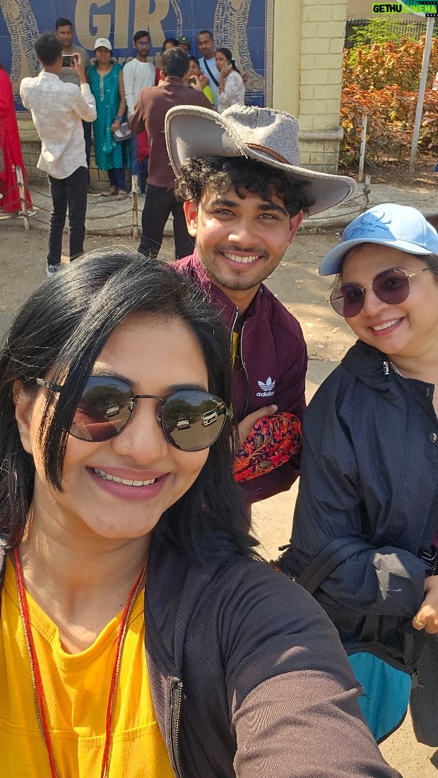 Kashmira Kulkarni - 1.6K Likes - Travel holic guys on the last day of trip 😭🥺..

Do you feel the same ?

#travel #travelphotography #kashmirakulkarni #reelsinstagram