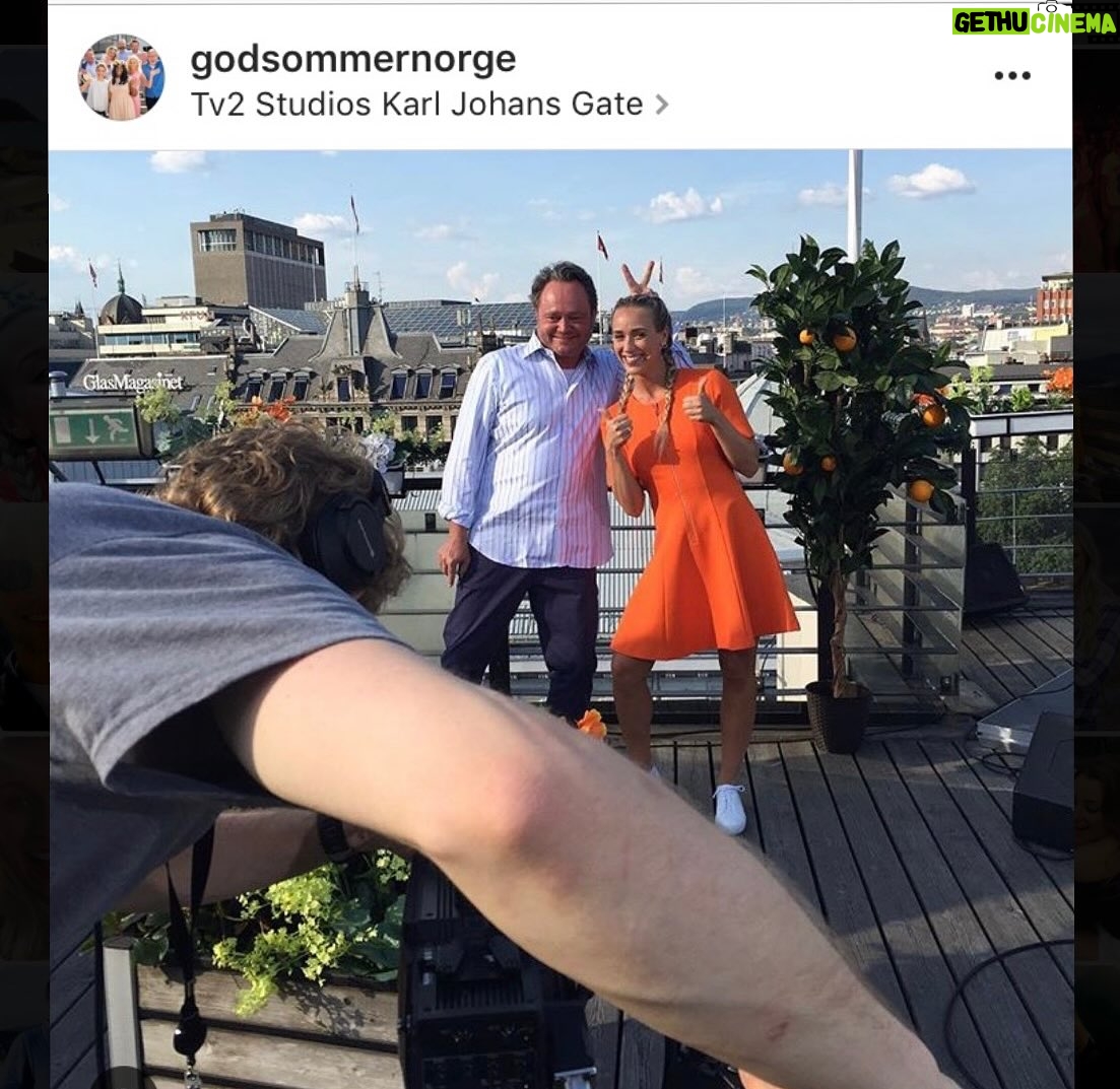 Katarina Flatland - 4.7K Likes - 2026 er visst det nye 2016. Hvis det er tilfelle blir jo dette er rimelig episk år: med forlovelse, diverse reiser og spennende jobbmuligheter! 😍😅 Her er et tilbakeblikk på hva 2016 hadde å by på!
 Vanskelig å se for seg hvordan rumpa til @harald_ronneberg skal ende i ansiktet mitt (med Halvdan Sivertsen som tilskuer), men vi er jo bare i januar - alt kan skje!!!!