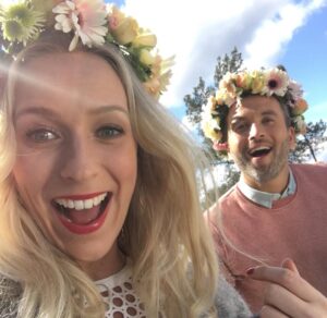Katarina Flatland Instagram - 2026 er visst det nye 2016. Hvis det er tilfelle blir jo dette er rimelig episk år: med forlovelse, diverse reiser og spennende jobbmuligheter! 😍😅 Her er et tilbakeblikk på hva 2016 hadde å by på!
 Vanskelig å se for seg hvordan rumpa til @harald_ronneberg skal ende i ansiktet mitt (med Halvdan Sivertsen som tilskuer), men vi er jo bare i januar - alt kan skje!!!!