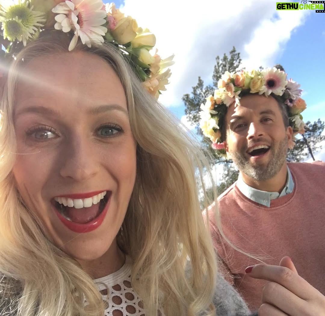 Katarina Flatland - 4.7K Likes - 2026 er visst det nye 2016. Hvis det er tilfelle blir jo dette er rimelig episk år: med forlovelse, diverse reiser og spennende jobbmuligheter! 😍😅 Her er et tilbakeblikk på hva 2016 hadde å by på!
 Vanskelig å se for seg hvordan rumpa til @harald_ronneberg skal ende i ansiktet mitt (med Halvdan Sivertsen som tilskuer), men vi er jo bare i januar - alt kan skje!!!!