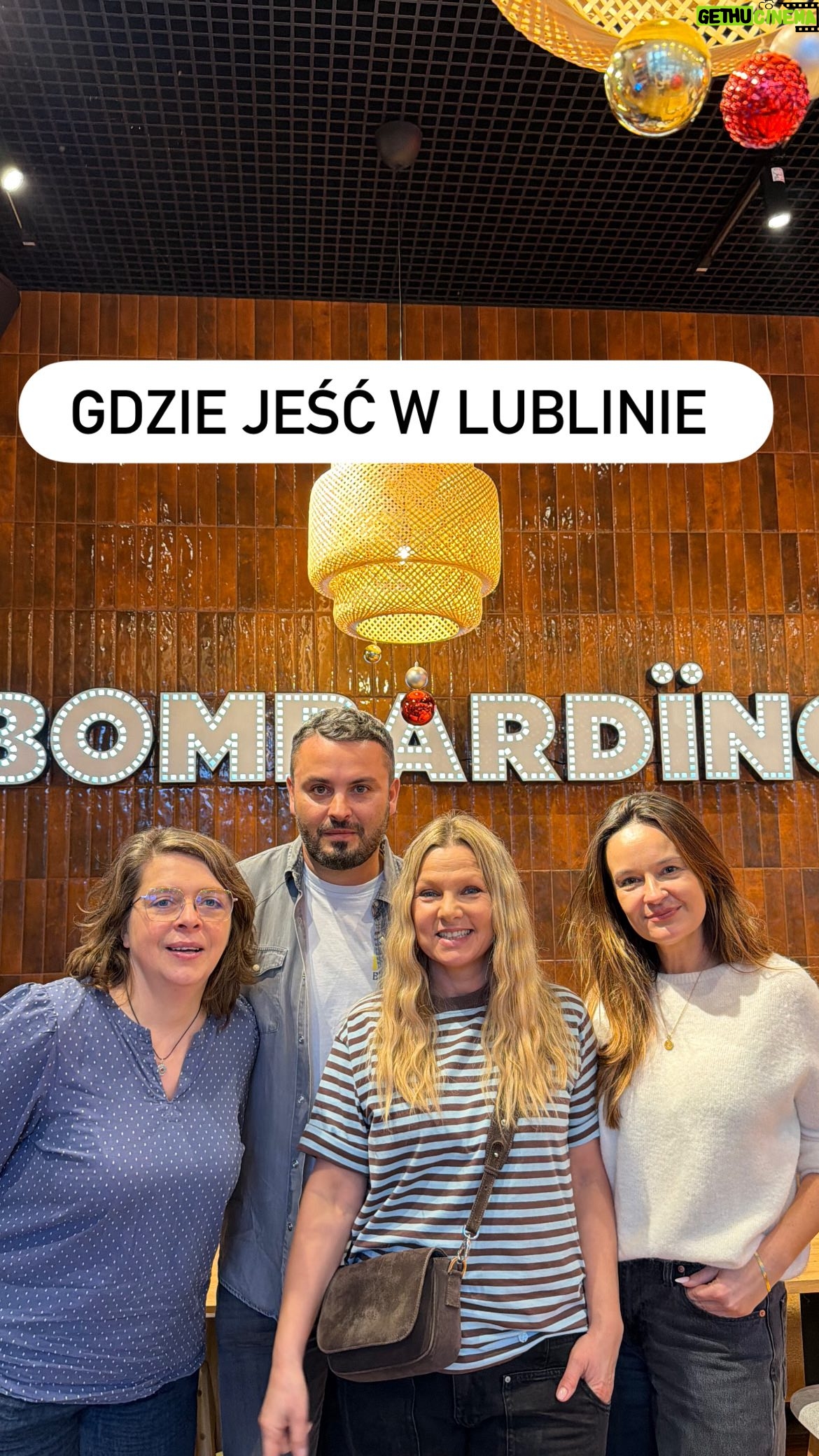 Katarzyna Bujakiewicz - 2K Likes - Pozdrawiam z Lublina ☀️Polecam jedno z moich ulubionych miejsc — Bombardino @bombardino_trattoria 
Restauracja z sercem, która wspierała akcję Nineczka Kropeczka ❤️
Nowa lokalizacja: Bombardino Czechów.
Pysznie i też na słodko 🍰
Jeśli będziecie w Lublinie — zajrzyjcie koniecznie! 🤍
PS. Kochani Lubelacy 🤍 bardzo Was przepraszam za „Stare Miasto” 😉
Gdzie się dokładnie zaczyna, a gdzie kończy — cały czas się uczę.
Chciałam po prostu pokazać całej Polsce przepiękny Lublin.
Wy znacie go najlepiej, ja dopiero go odkrywam, więc proszę o wyrozumiałość 
Video: @wrozka
#toniejestreklama #lublin