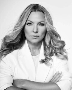 Actress Katarzyna Bujakiewicz HD Photos and Wallpapers August 2025