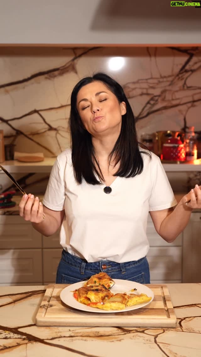 Katarzyna Cichopek - 8.8K Likes - A dzisiaj z kalendarza adwentowego wyskakuje omlet 🍳